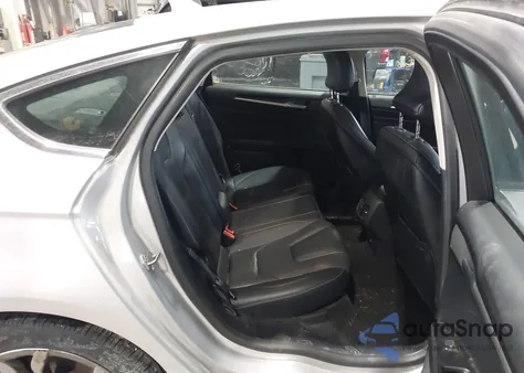 2019 Ford Fusion Hybrid Titanium z USA, uszkodzony, nr VIN 3FA6P0RU9KR257467